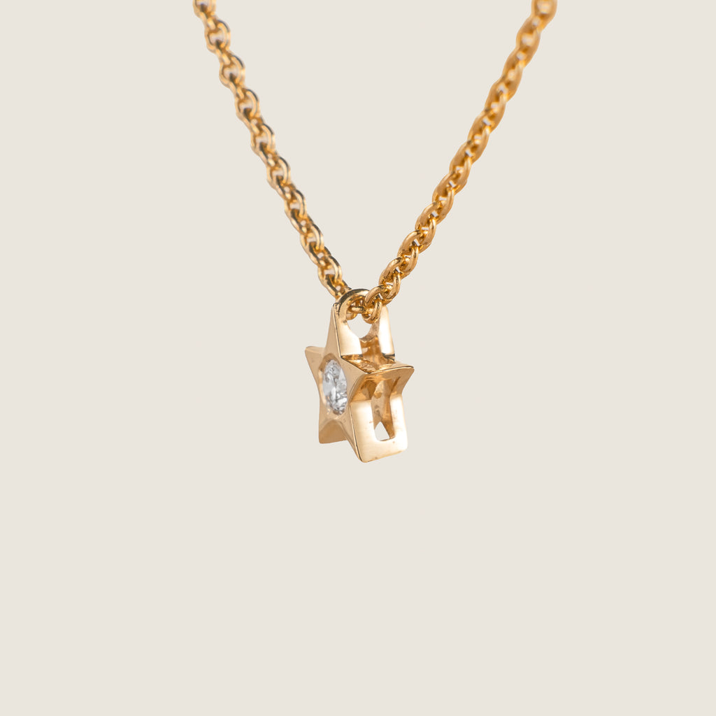 Stardust Solitaire Pendant Chain